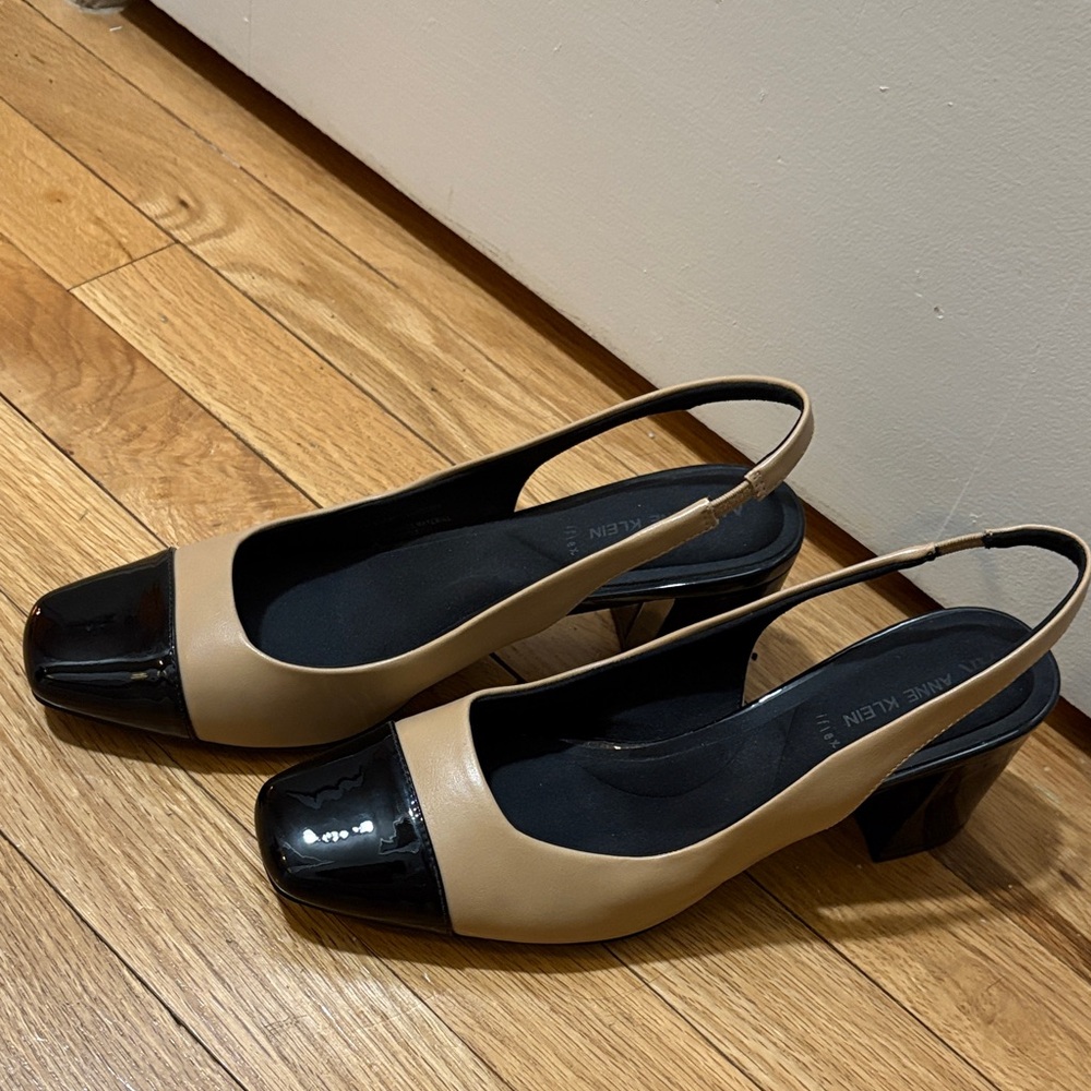 Anne Klein Black and Tan Slingback Heels